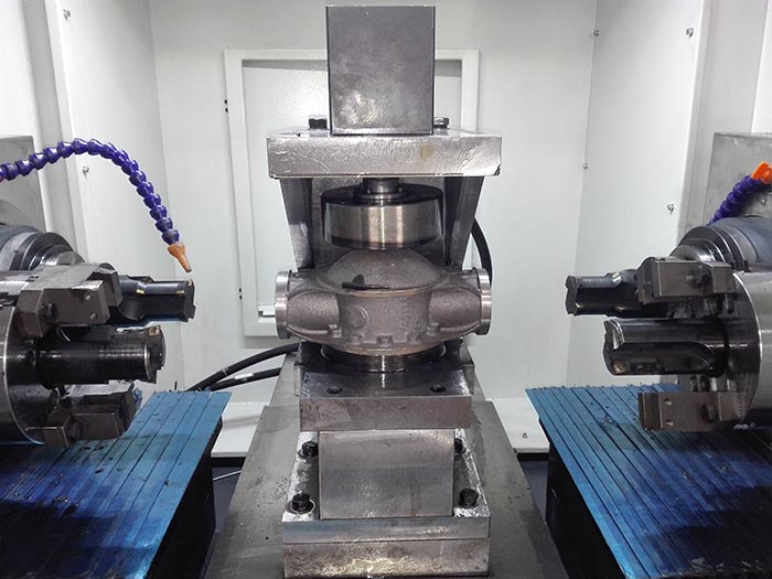 電動三(sān)輪車後(hòu)橋數控(kòng)專用機(ji)床細節(jiē)圖2